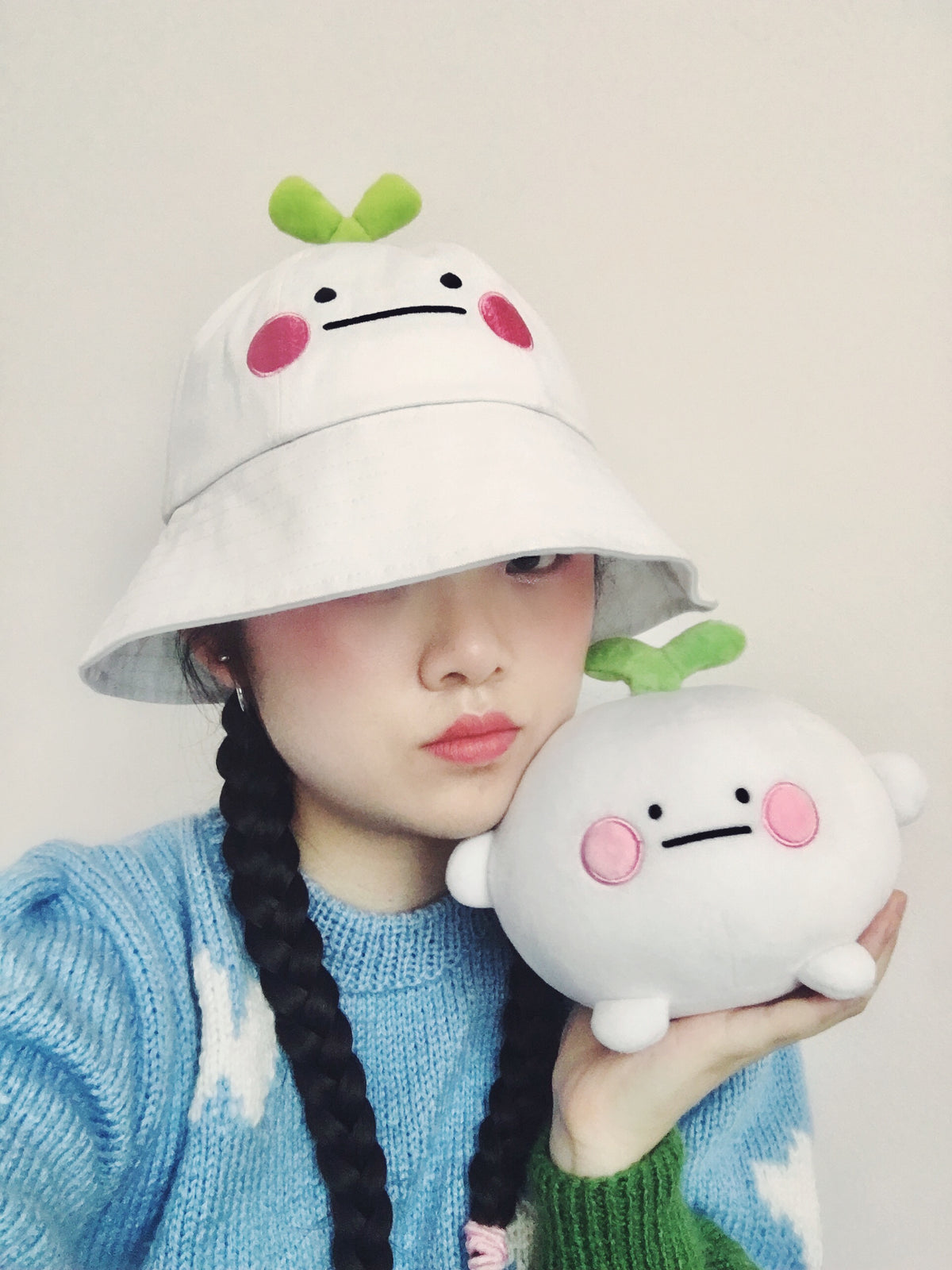 Hibud Cotton Bucket Hat With Plushie Leaf