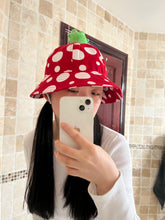 Frog mushroom bucket hat