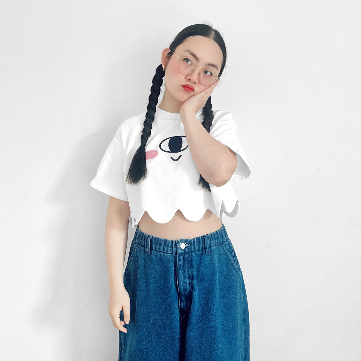 30% OFF BOO! Ghostie Scallop Hem Cropped T-shirt